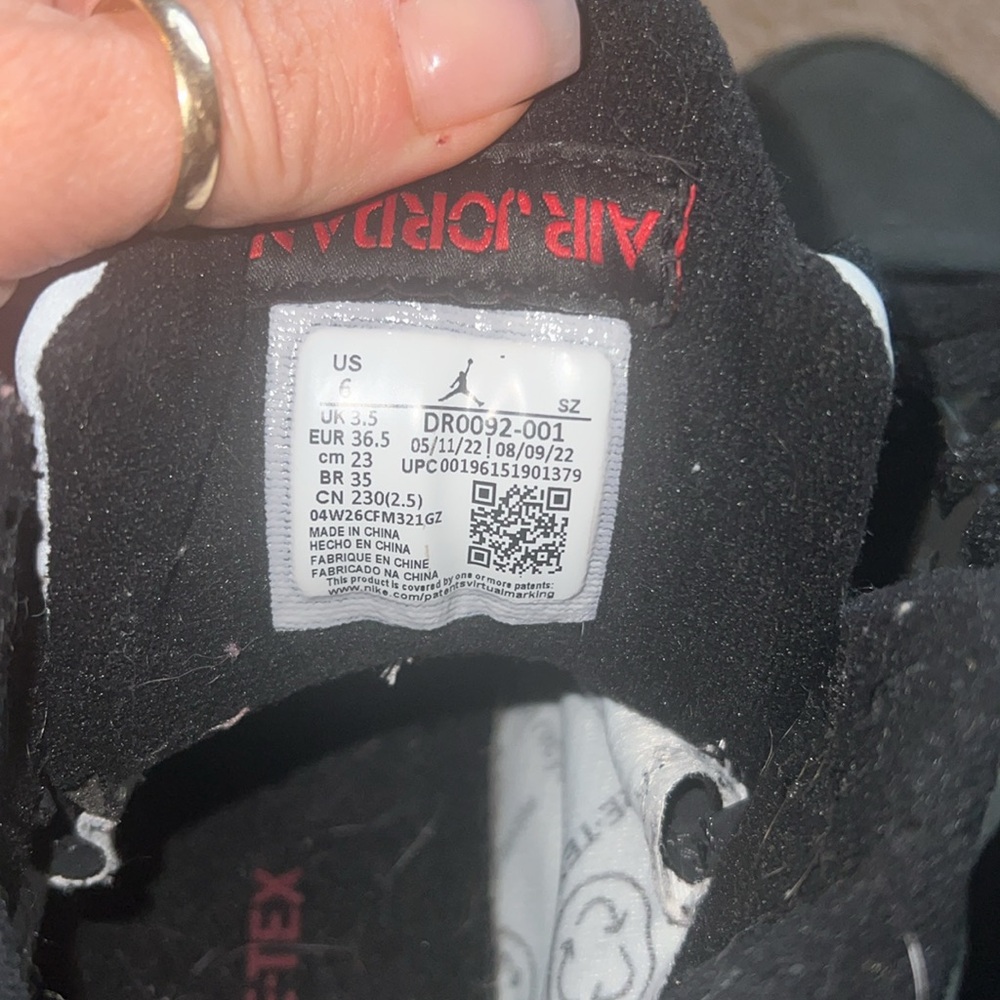 Jordan 4’s - Picture 4 of 5